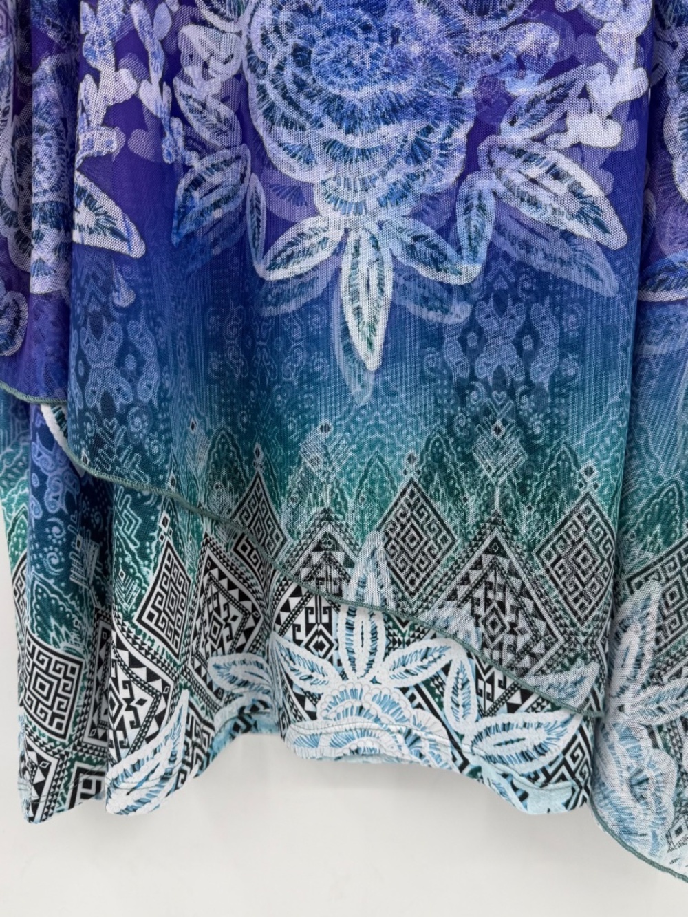 Catherines Top Women 3X Blue Short Sleeve Mesh Layer Floral Stretch Round Neck - Picture 3 of 11